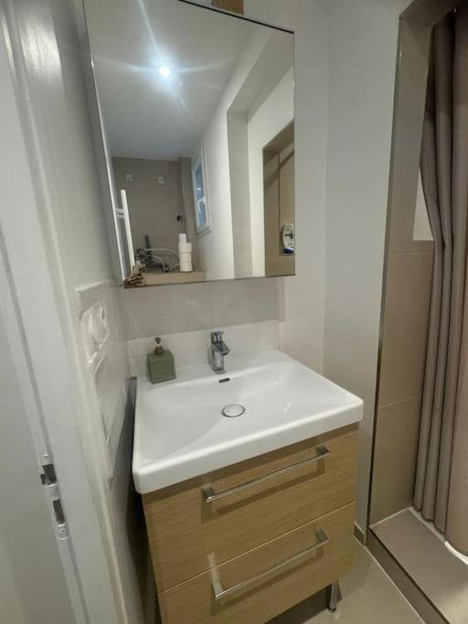Luxueux La Defense - Porte Maillot - Parc De Bagatelle - Jardin D'acclimatation - 6 Pers Appartement Bois-Colombes