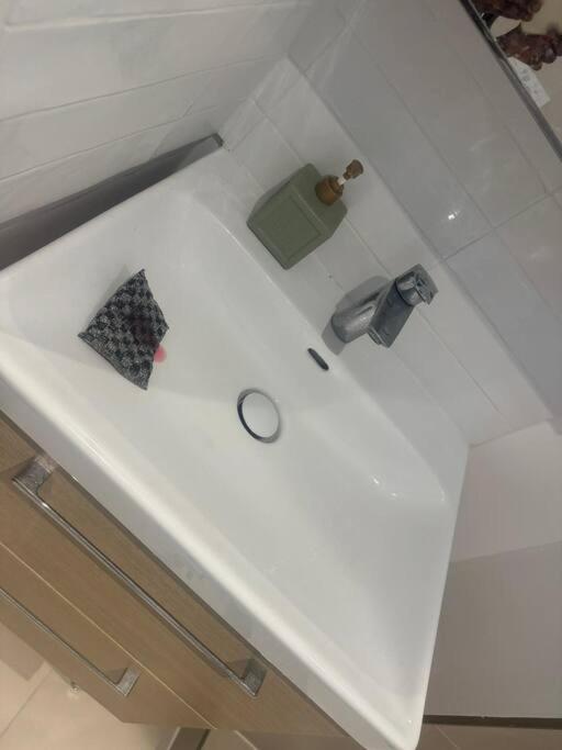Appartement Luxueux La Defense - Porte Maillot - Parc De Bagatelle - Jardin D'acclimatation - 6 Pers